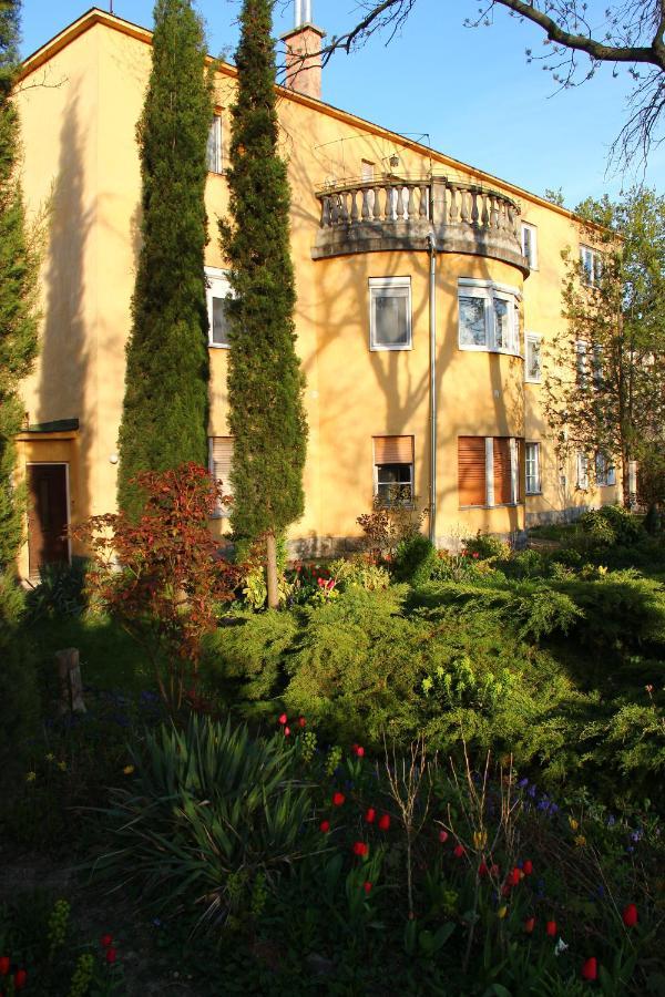 Blue Bird Citadel Apartment Budapeste Exterior foto